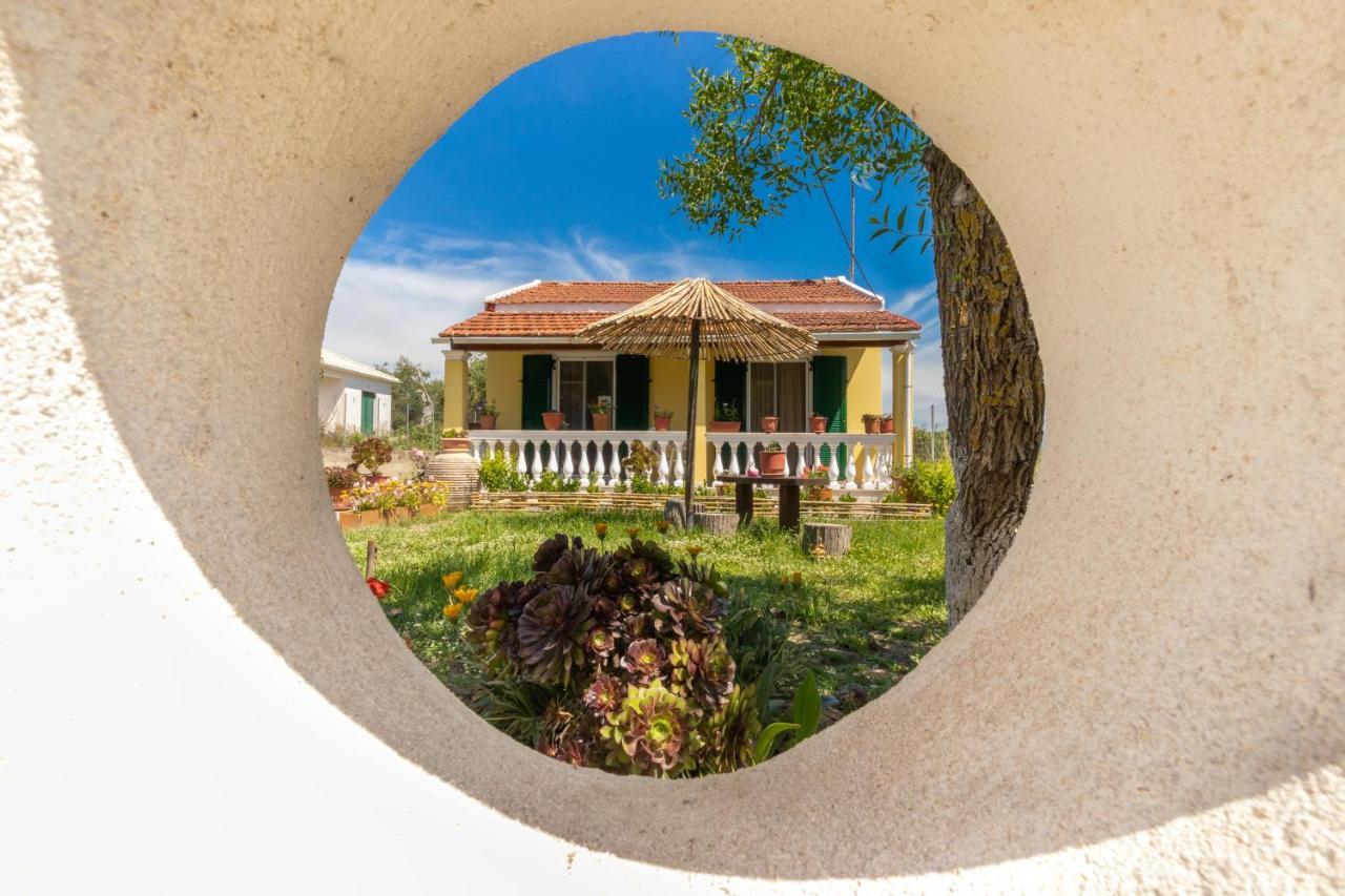 Teta'S Holiday Home Melikia Ngoại thất bức ảnh