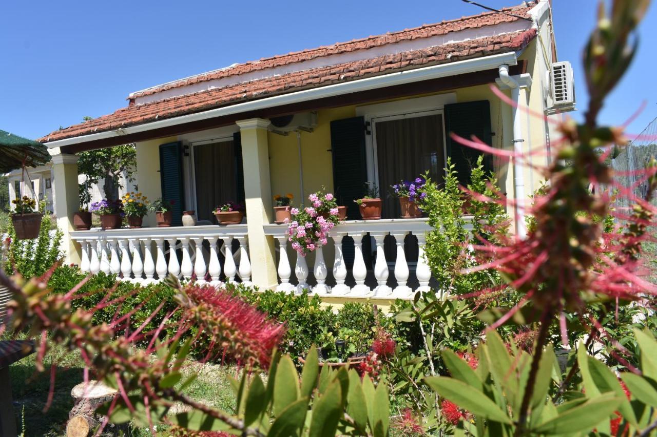 Teta'S Holiday Home Melikia Ngoại thất bức ảnh